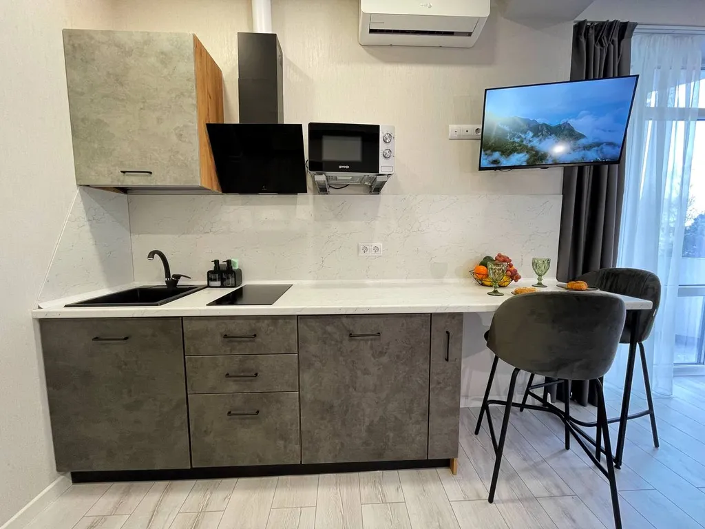 Студия с балконом, красивым видом в 3-х минутах от пляжа