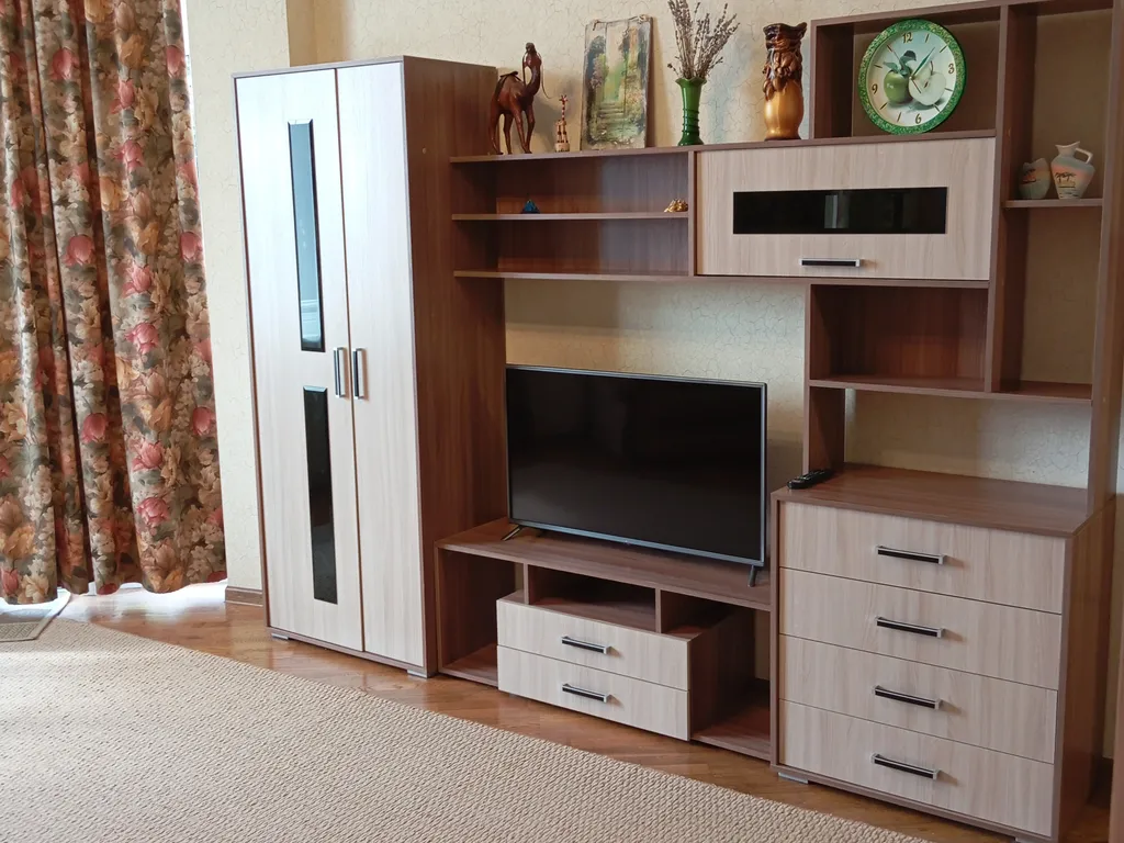 Двухкомнатная квартира с большой видовой террасой, отдельным входом