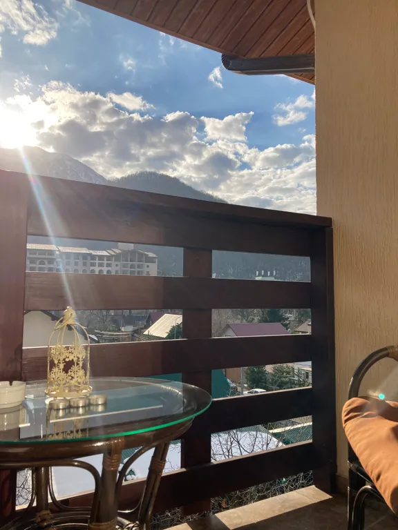 2х-уровневый апартамент, балкон с видом на горы