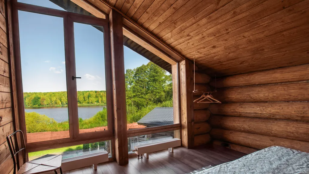 Шале на берегу реки с баней и горячей купелью