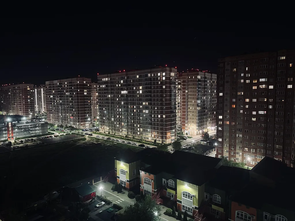 Квартира Комфортная двухкомнатная квартира в 2 минутах от парка Галицкого — Краснодар