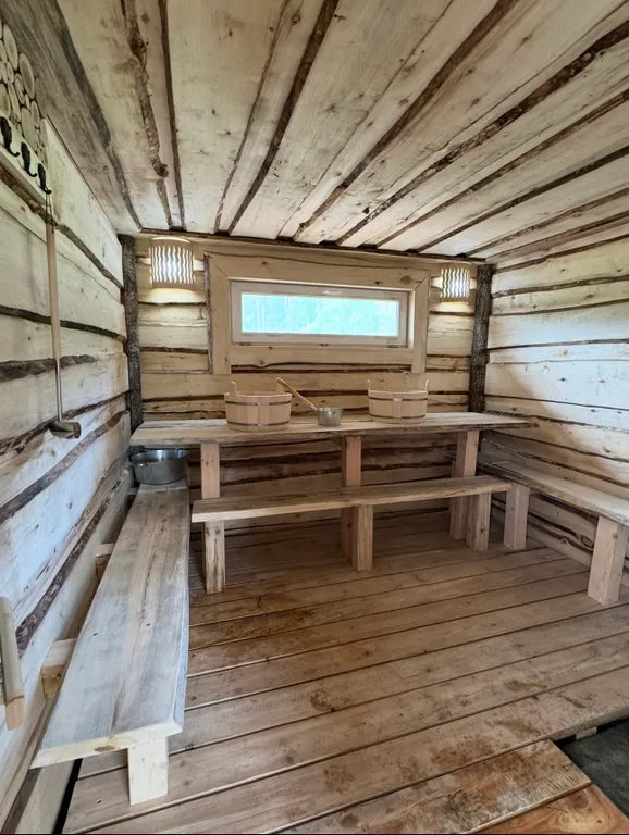 Дом с баней в лесу