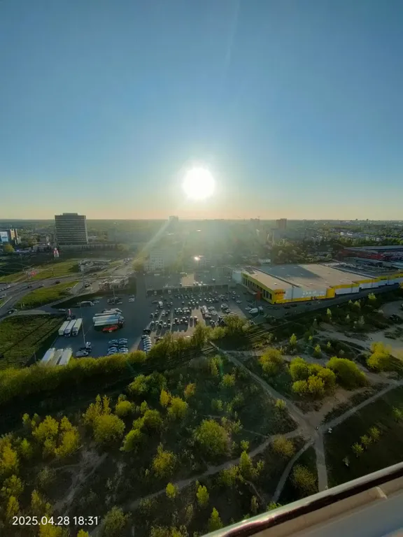 Уютная двухкомнатная квартира с видом на город и реку с 25 этажа