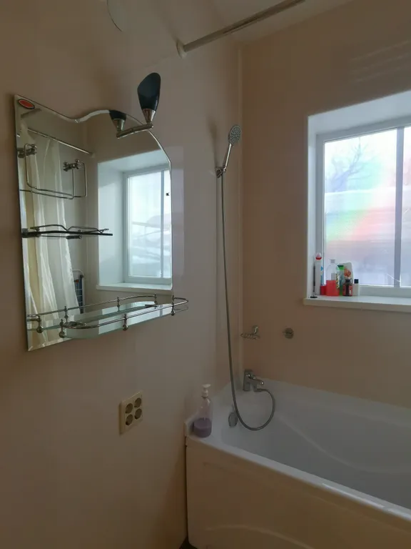 Домик у озера