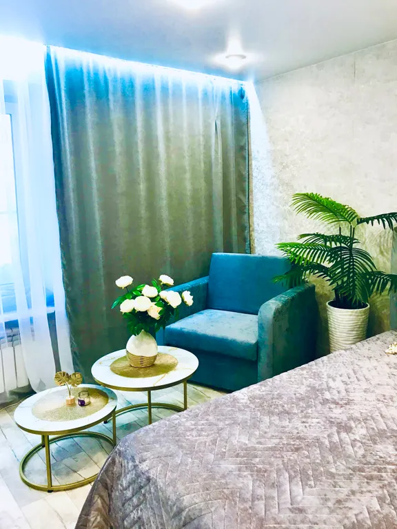 Современная шикарная с новым дизайнерским ремонтом квартира