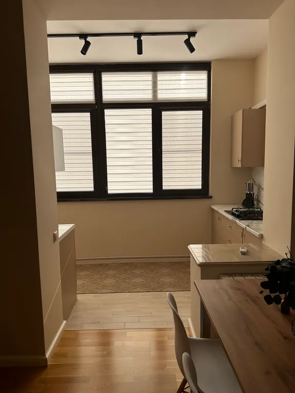 Уютная евродвушка с новым ремонтом на первой береговой линии