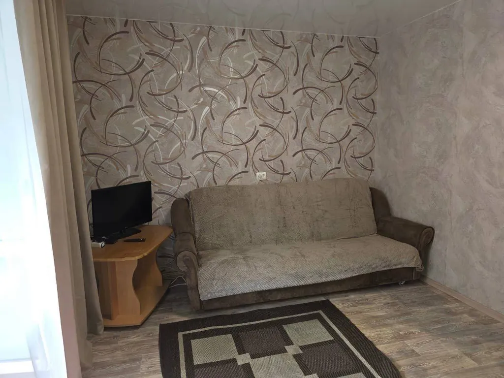 Комната-студия с балконом