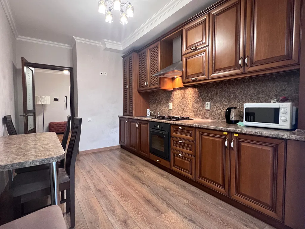 Стильная двухкомнатная квартира с видом на Машук