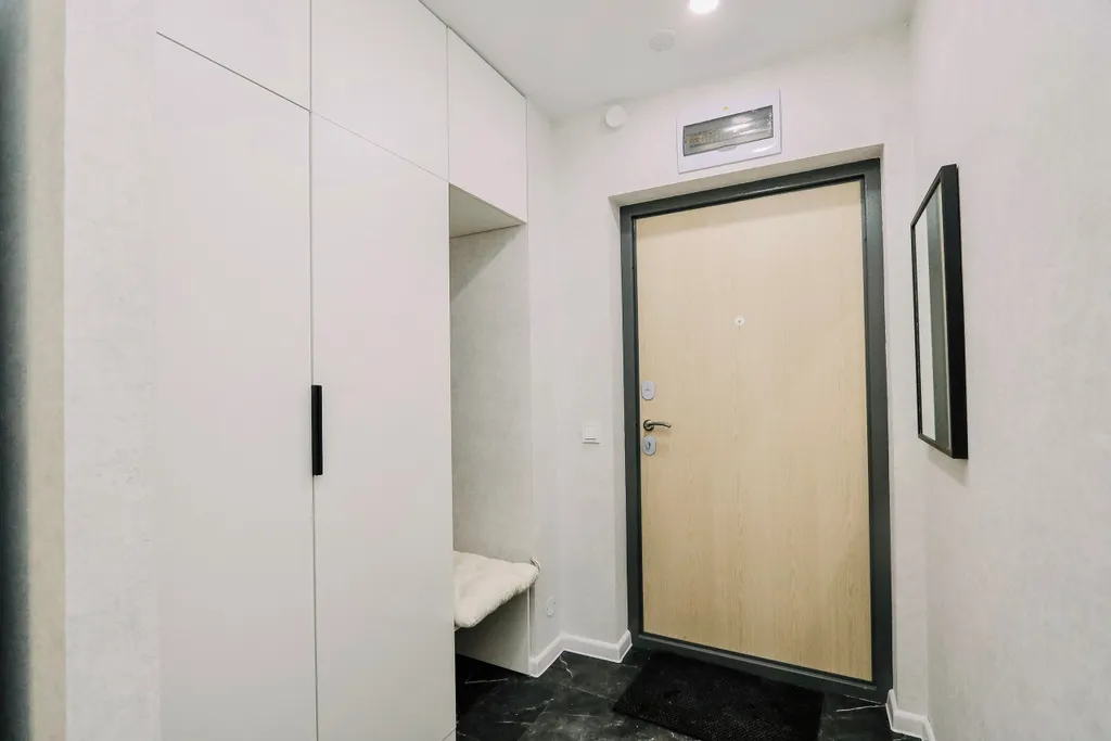 Дизaйнepcкая квартиpа пpемиум-клаccа c бaлкoном