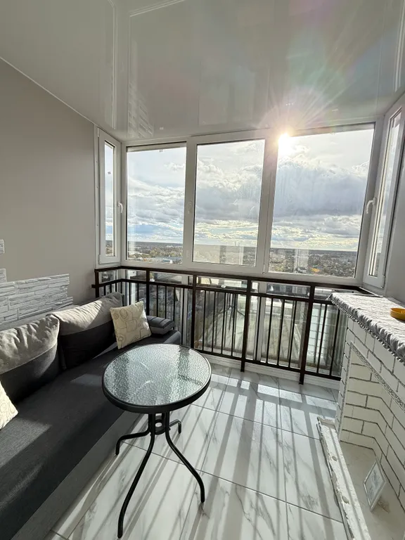 Квартира-студия в центре на 18 этаже