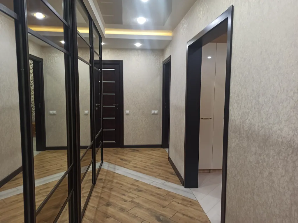 Классная уютная квартира с видом на горы