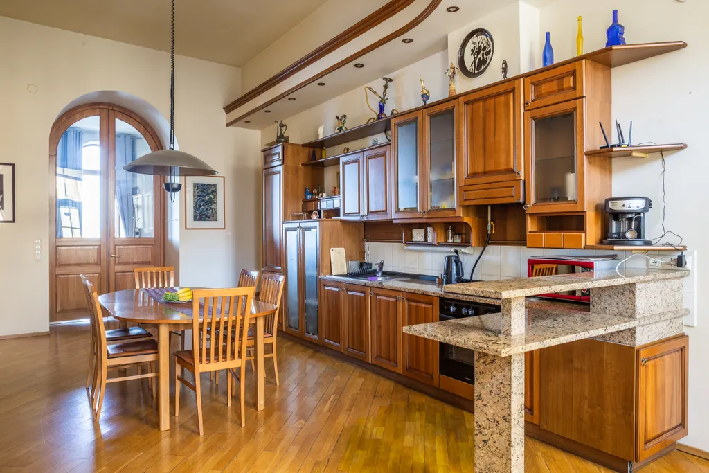 Двухуровневая квартира с видом на Неву по соседству с Эрмитажем