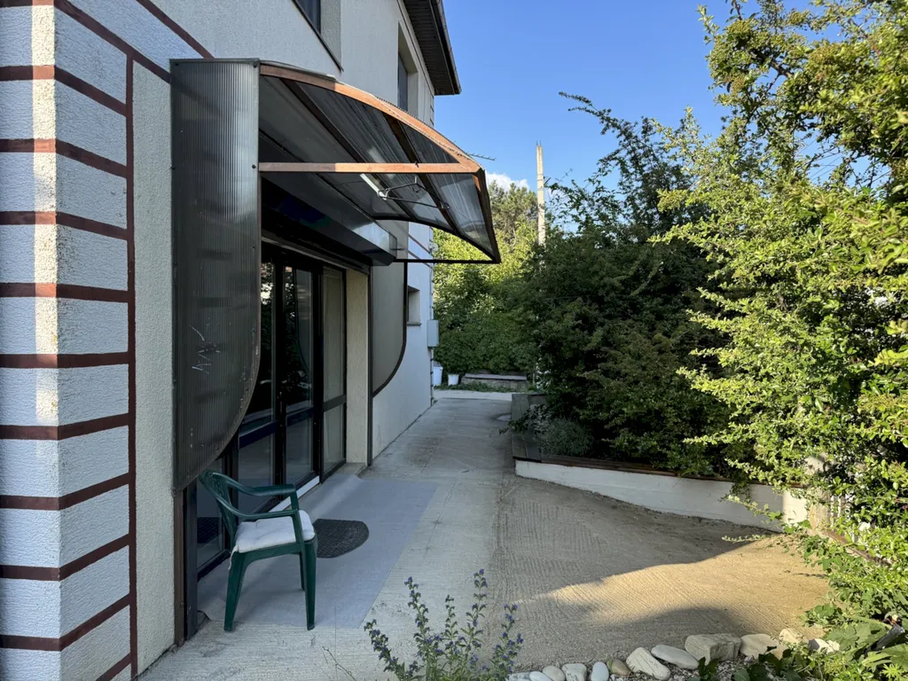 Двухэтажный коттедж с террасой и мангалом - Голубая бухта