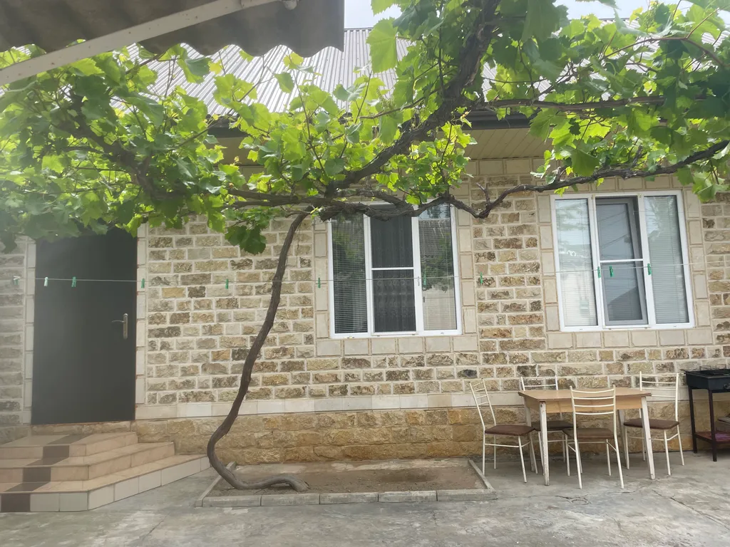 Дом со двором в центре города, все есть рядом и до моря не далёко