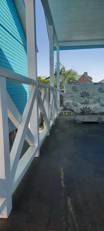 Коттедж Дом со своим отдельным двором — Кучугуры