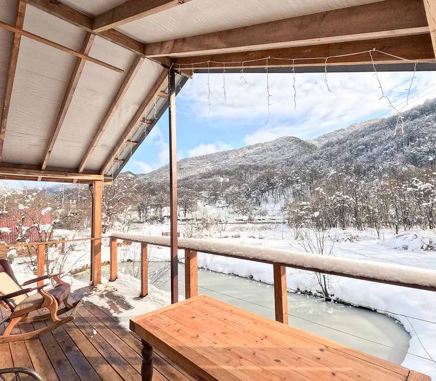 Коттедж Коттедж "Буковель" с терассой и видом на горы. — Архыз