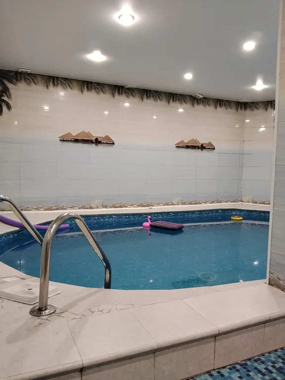 Коттедж с бассейном и баней