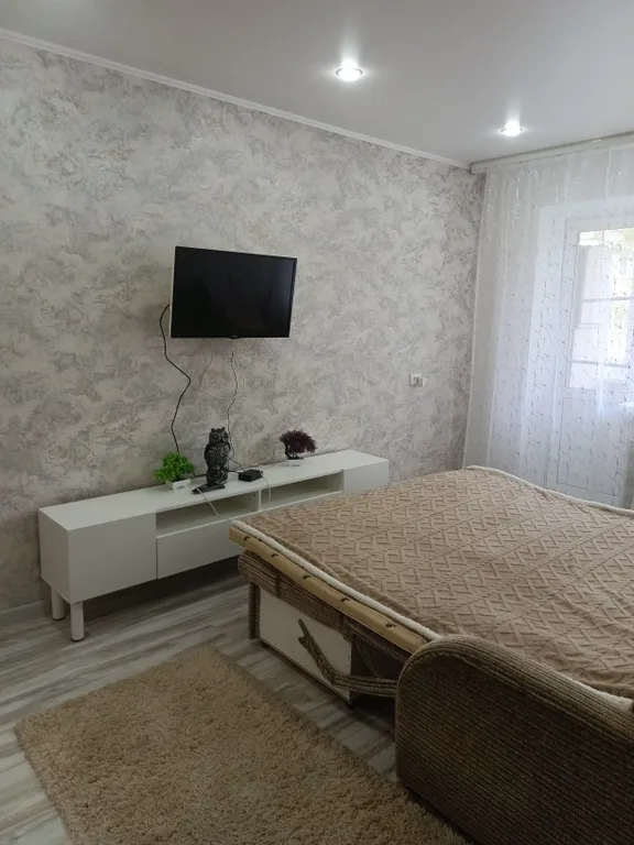 Уютная, светлая квартира в самом центре города — аренда посуточно в Старая Русса