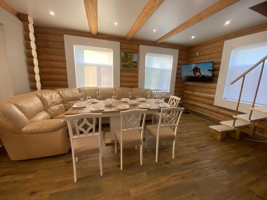 Дом с прудом