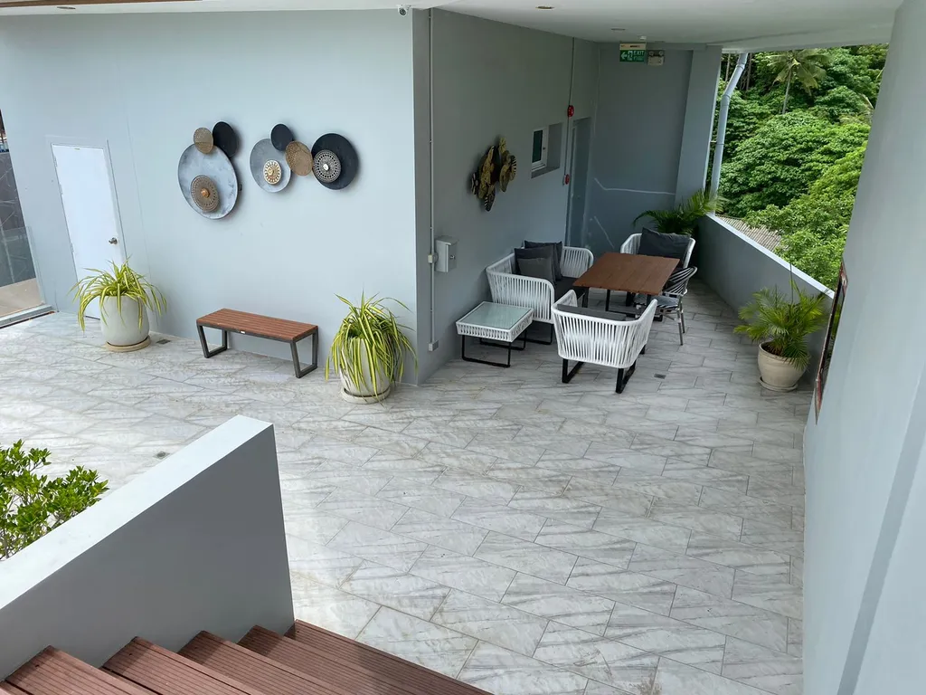 1-к квартира с бассейном у пляжа Карон A4