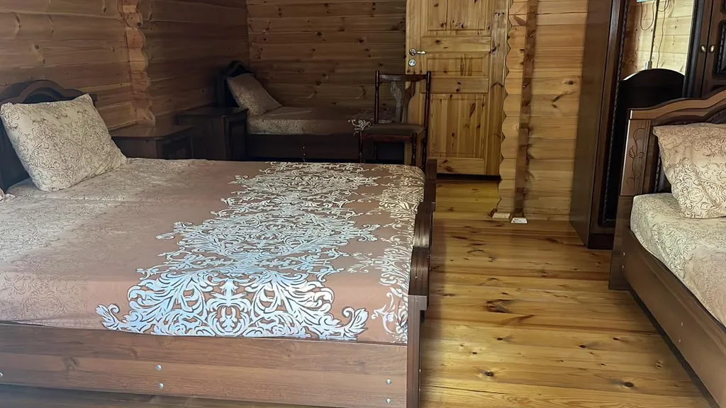 Платан-хаус