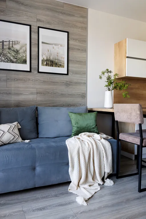 Студия возле 130 квартал с библиотекой на балконе