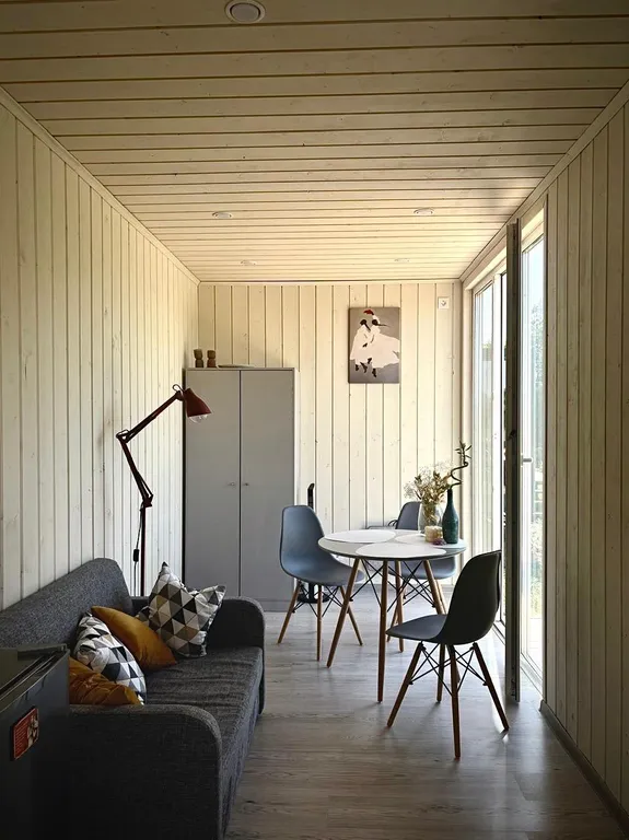 Коттедж Комфортабельный дом из морского контейнера у реки — Шаховская