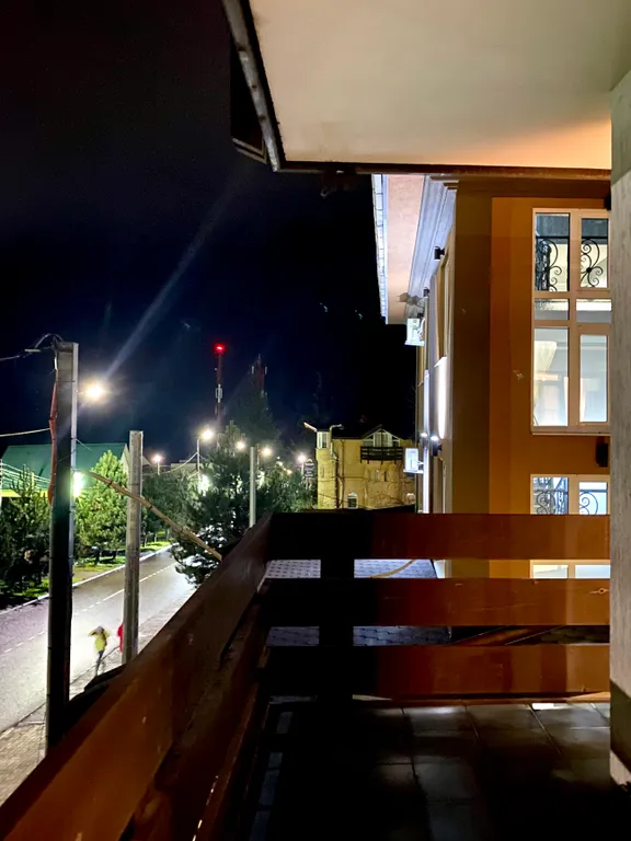 Квартира с большим балконом в горах