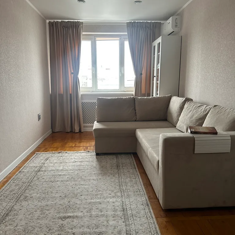 2-комнатная квартира в 1 минуте от парка