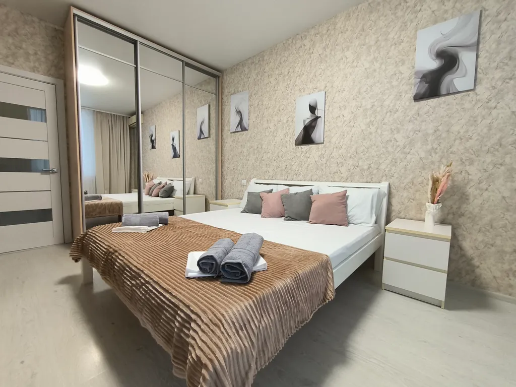 Квартира Квартира У Парка Победы в 10 мин ходьбы от пляжа и Aquamarine Resort & SPA. — Севастополь