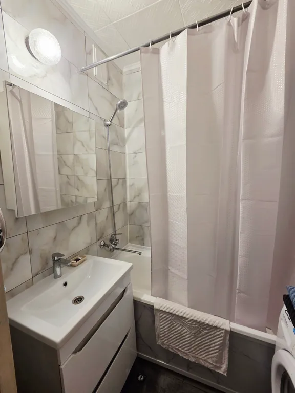 Город у озера. Город из "Брата"