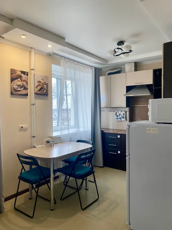 Рядом с черным озером