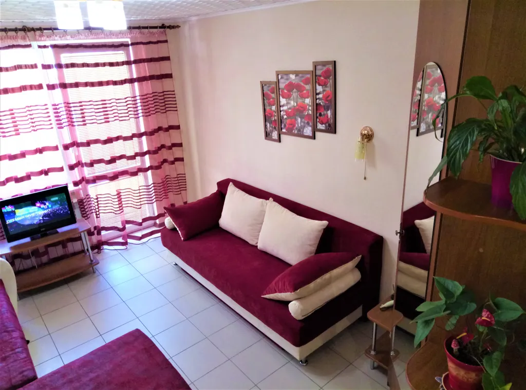 Квартира Уютная студия с летней площадкой — аренда посуточно в Алушта