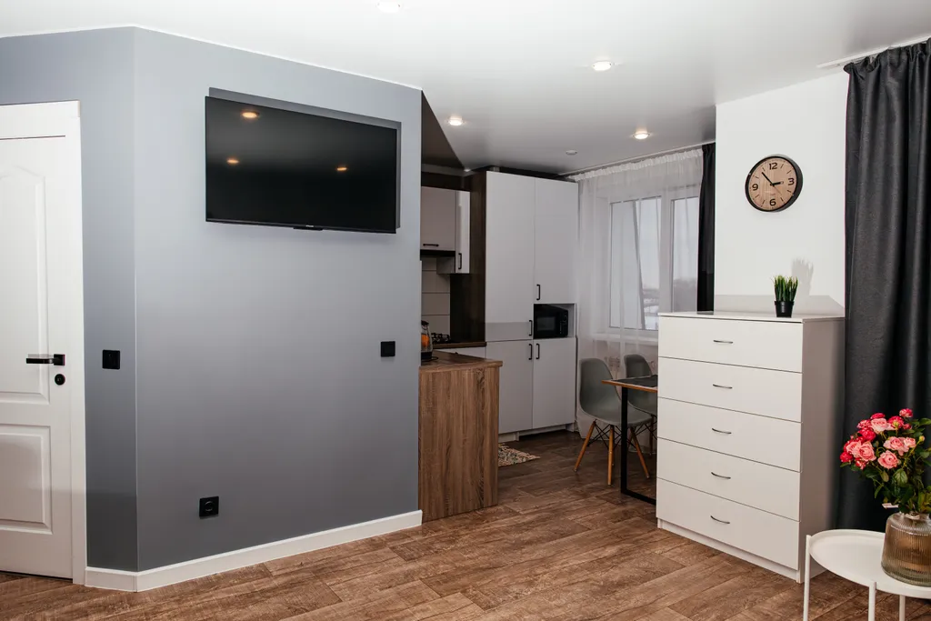 У железнодорожного вокзала