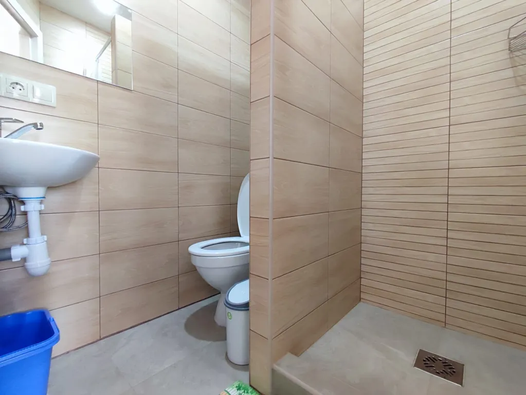 Студия рядом с МНТК Федорова, есть водонагреватель