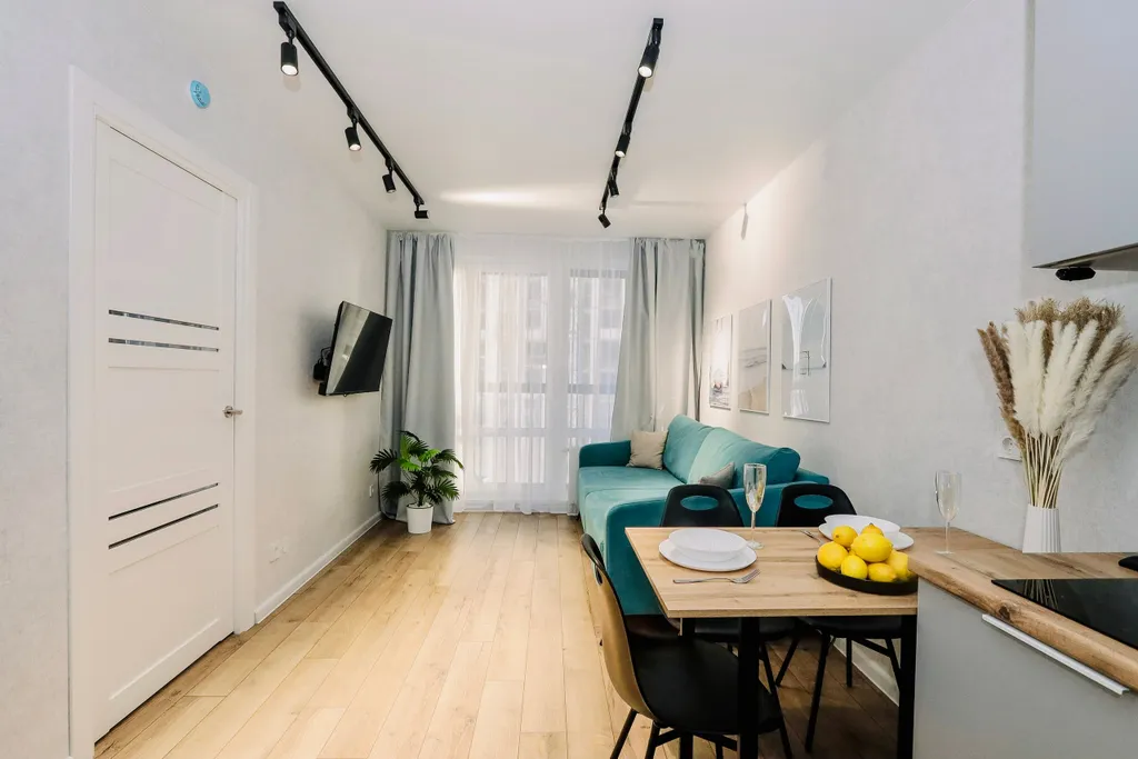 Дизaйнepcкая квартиpа пpемиум-клаccа c бaлкoном