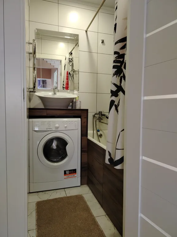 Отличная двушка с видом на сквер