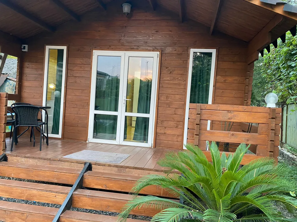 Коттедж Уютный коттедж у моря — Сухум