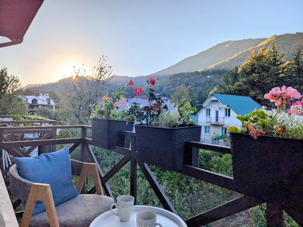 Двухуровневая квартира с балконом в центре