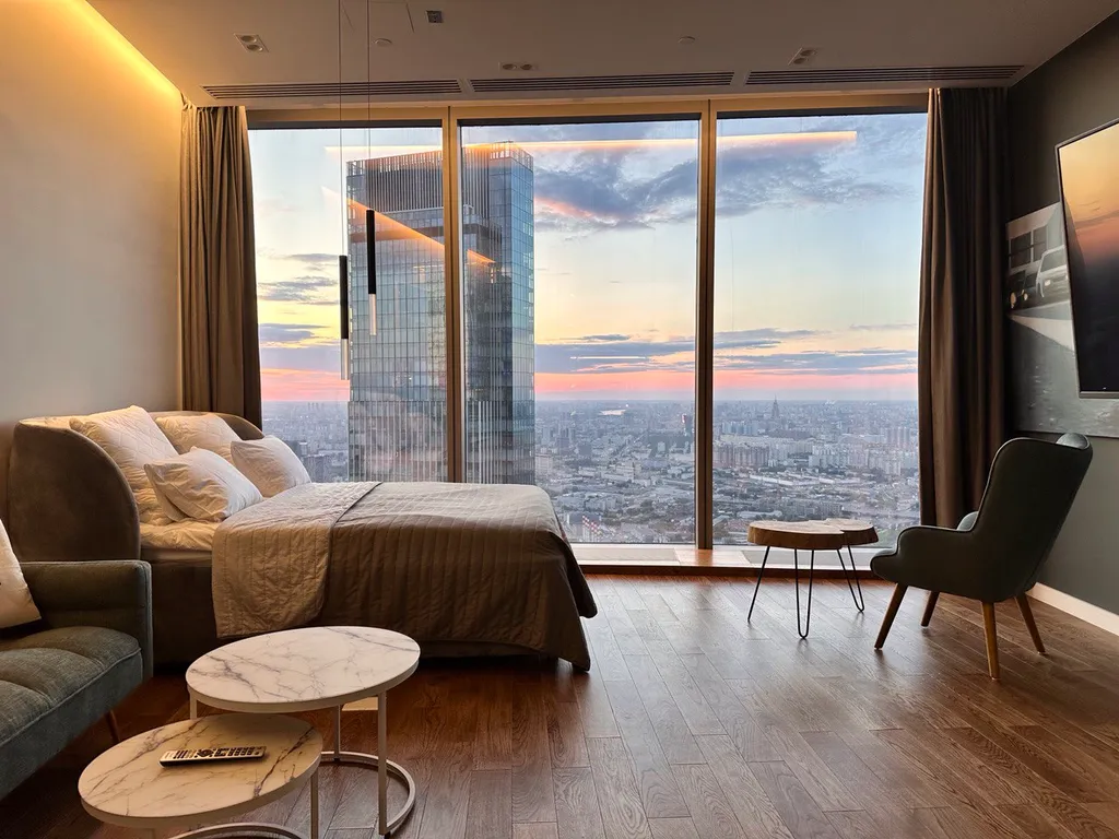 Апартаменты на 77 этаже с видом на закат