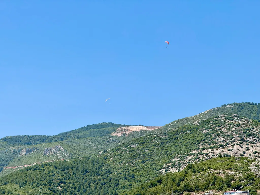 Квартира с видом на море и горы. Пляж Клеопатра