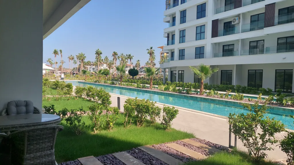 Двухуровневая квартира с собственным выходом к бассейну