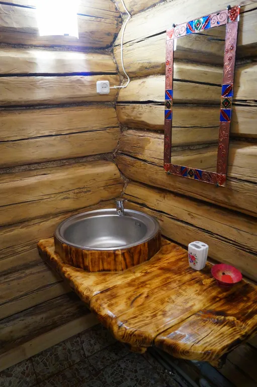 Милый дом на берегу озера