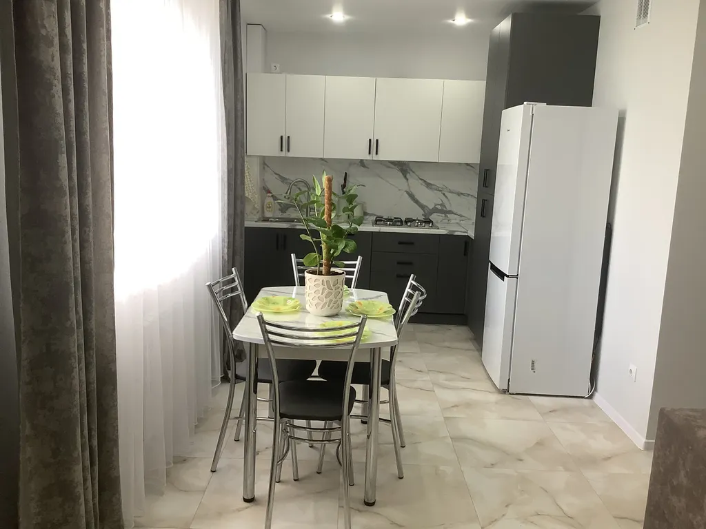 Уютная квартира в центре города — аренда посуточно в Энгельс