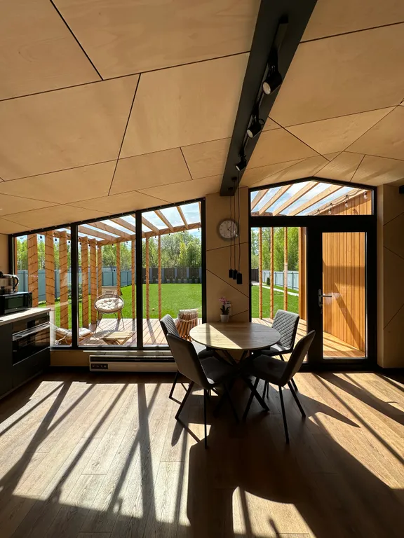 Коттедж Дом с террасой на берегу реки — Логиново