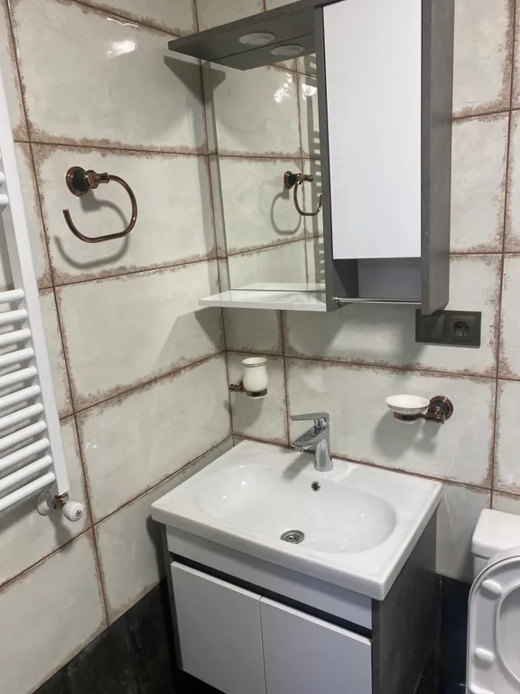 Большая высокая светлая студия на 26 этаже