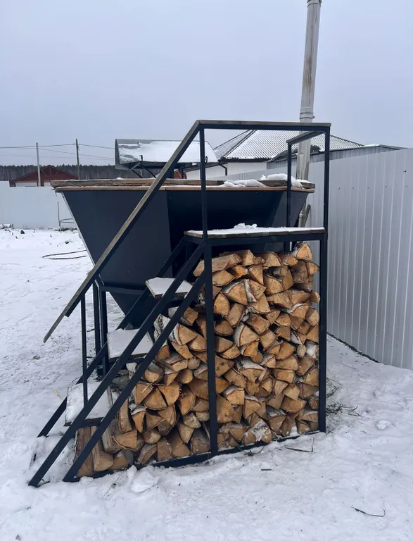 Уютный дом с видом на закат