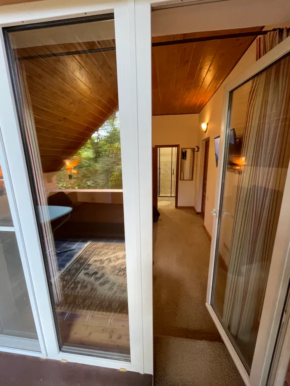 Улучшенный номер с балконом и стильной ванной комнатой