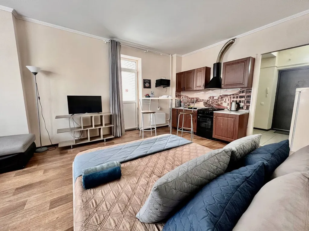 Квартира Уютная светлая студия, центр, ТЦ Вояж, парковка, кафе, аквапарк источник — Тюмень