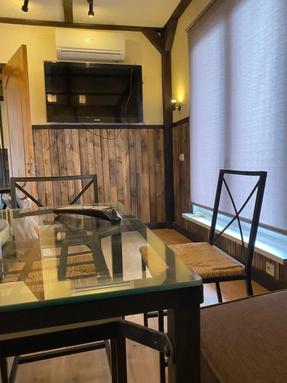 Коттедж с дизайнерской отделкой и камином